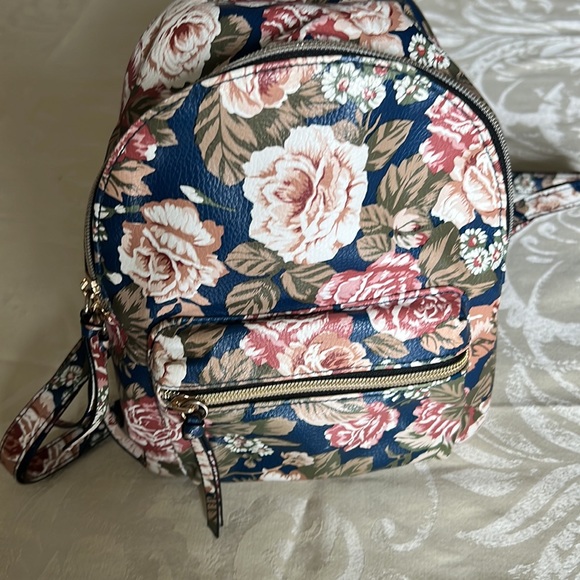 Mini floral backpack - Picture 2 of 8